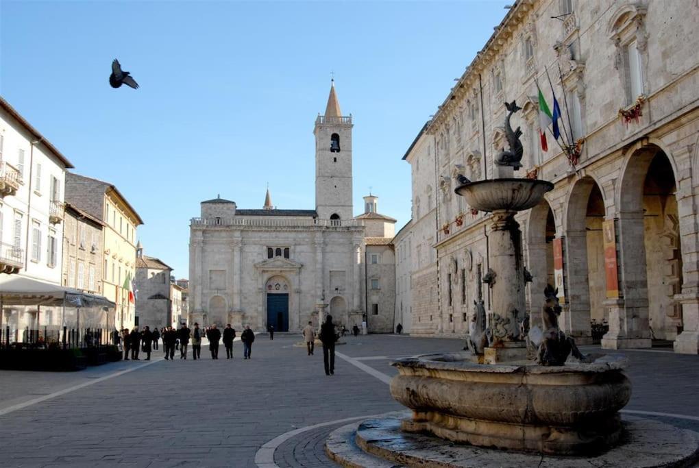 Appartement Charme In Centro With Private Parking à Ascoli Piceno Extérieur photo