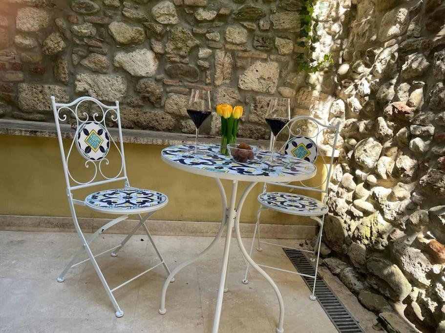 Appartement Charme In Centro With Private Parking à Ascoli Piceno Extérieur photo