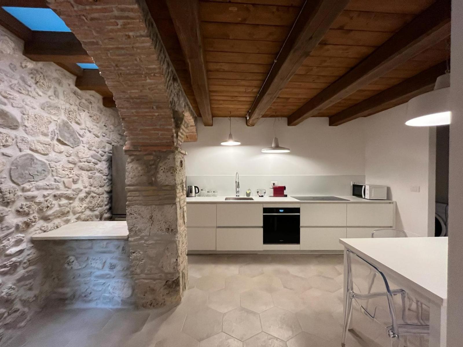 Appartement Charme In Centro With Private Parking à Ascoli Piceno Extérieur photo