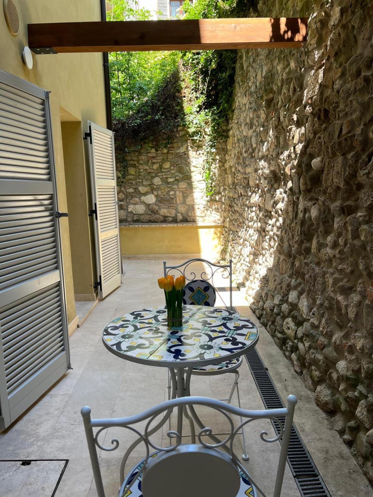 Appartement Charme In Centro With Private Parking à Ascoli Piceno Extérieur photo